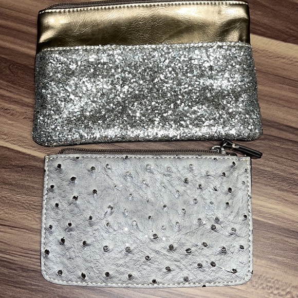 Ann Taylor Loft clutch bag is silver with glitter. - Picture 3 of 9